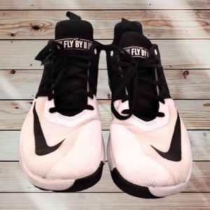 Nike Fly By 2 Mens Size 9